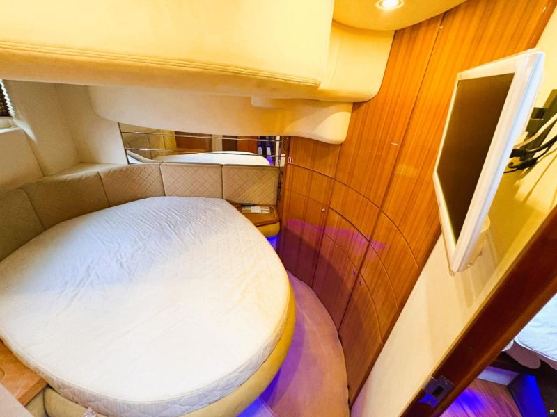 Azimut 46 fly