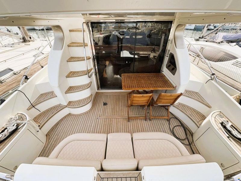 Azimut 46 fly