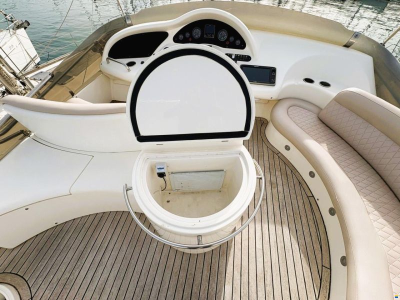 Azimut 46 fly