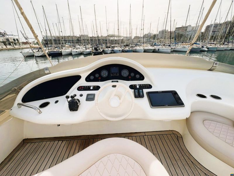 Azimut 46 fly