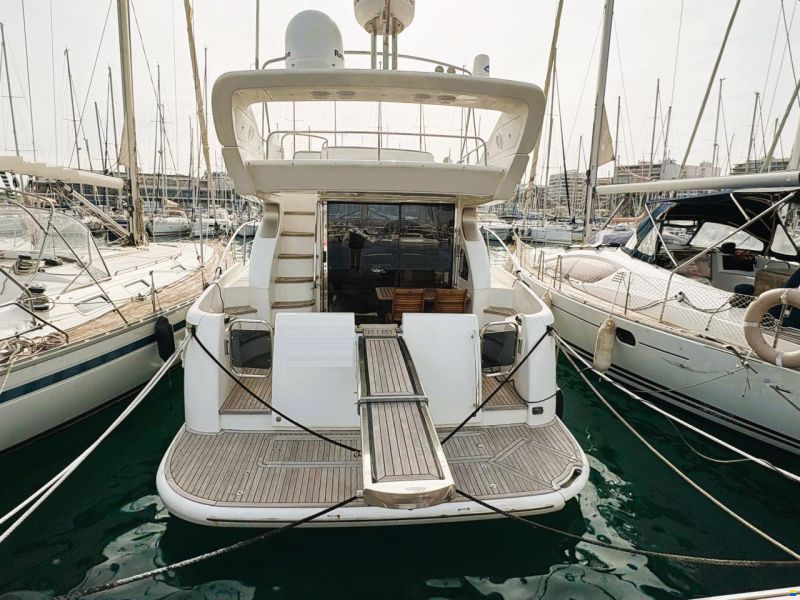Azimut 46 fly