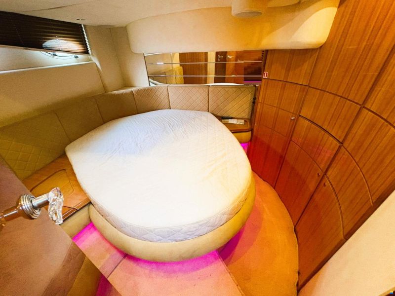 Azimut 46 fly