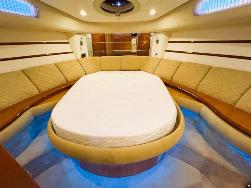 Azimut 46 fly