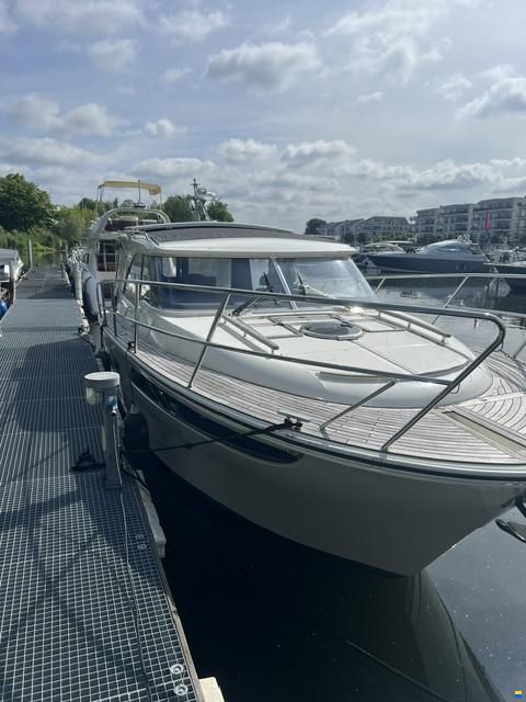 Marex 310 Sun Cruiser
