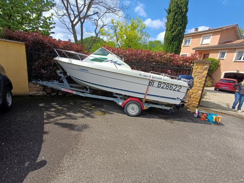 B2 Marine Cap Ferret