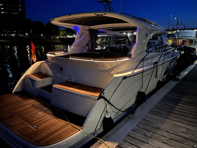 Marex 360 Cabriolet Cruiser