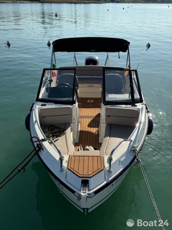 Quicksilver Activ 555 Bowrider