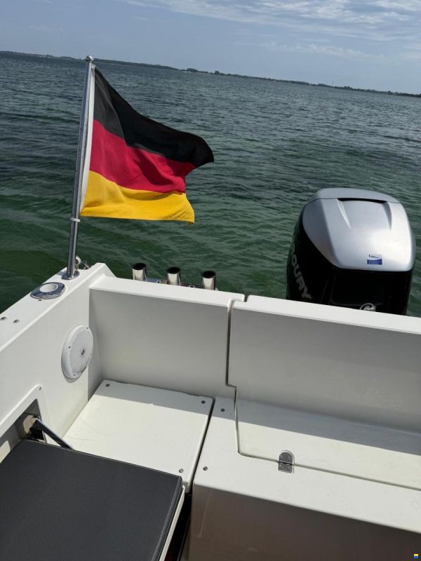 Atlantic Yachts Marine Adventure 780