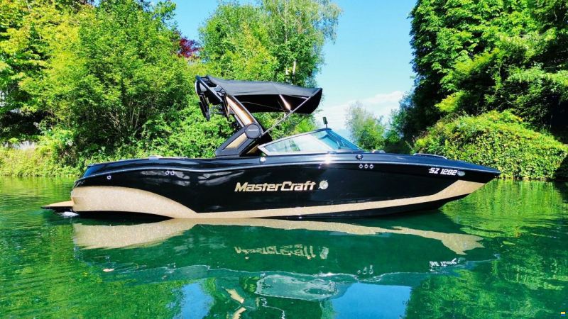 MasterCraft X22 Wakeboard & Wakesurf