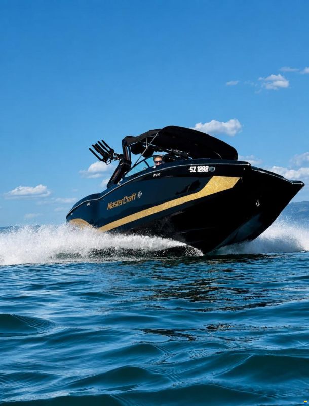 MasterCraft X22 Wakeboard & Wakesurf