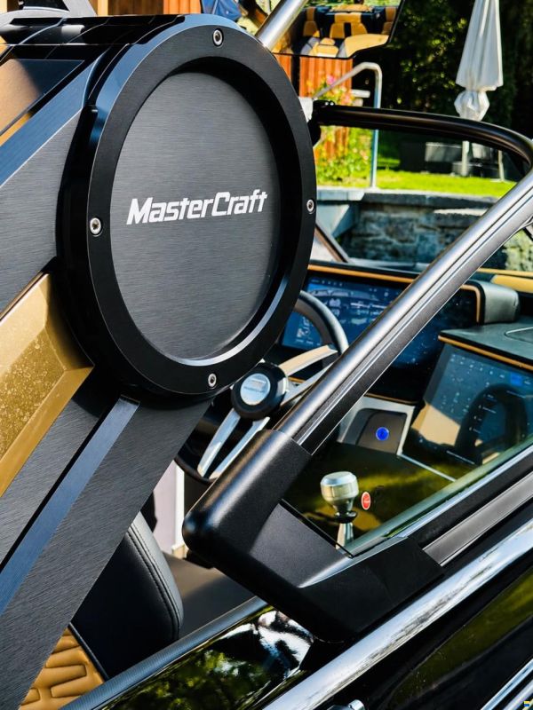 MasterCraft X22 Wakeboard & Wakesurf