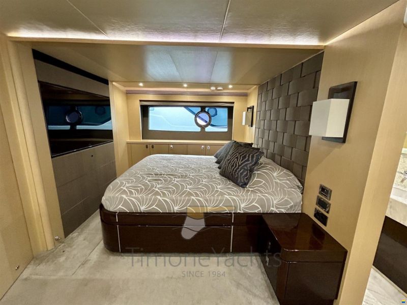Sunseeker 75 YACHT