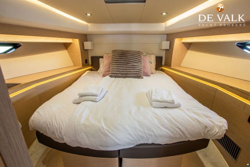 Prestige 550 Flybridge