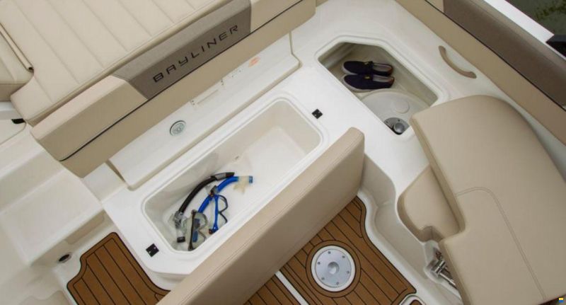 Bayliner Vr5 Bowrider 2018 – Klar til so