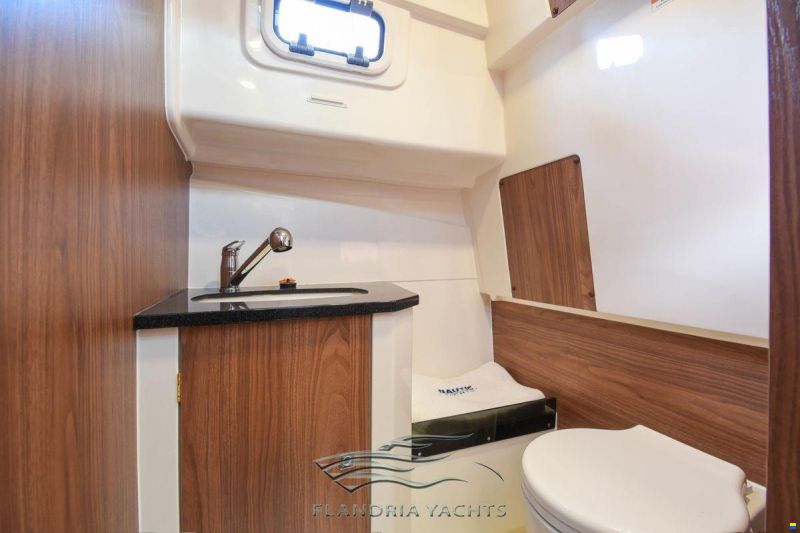 Nautic Yachts 990 neon