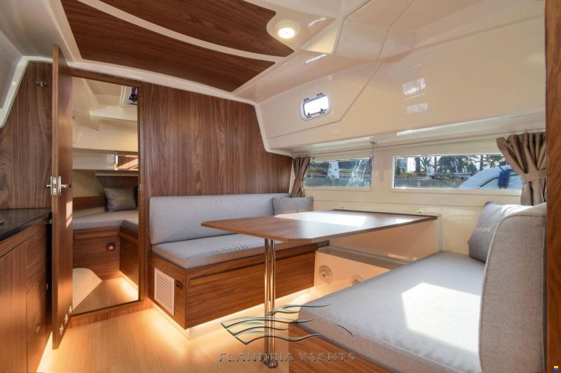 Nautic Yachts 990 neon