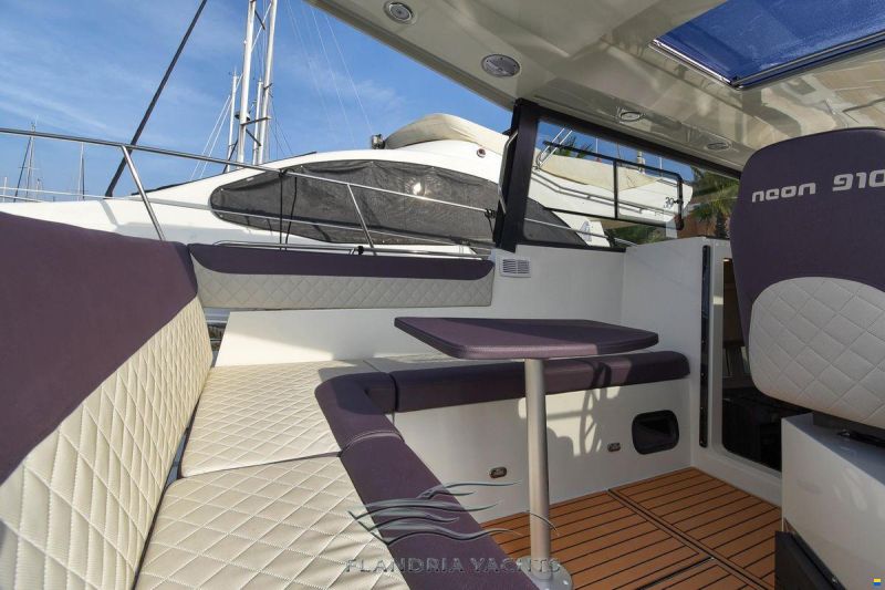 Nautic Yachts 990 neon