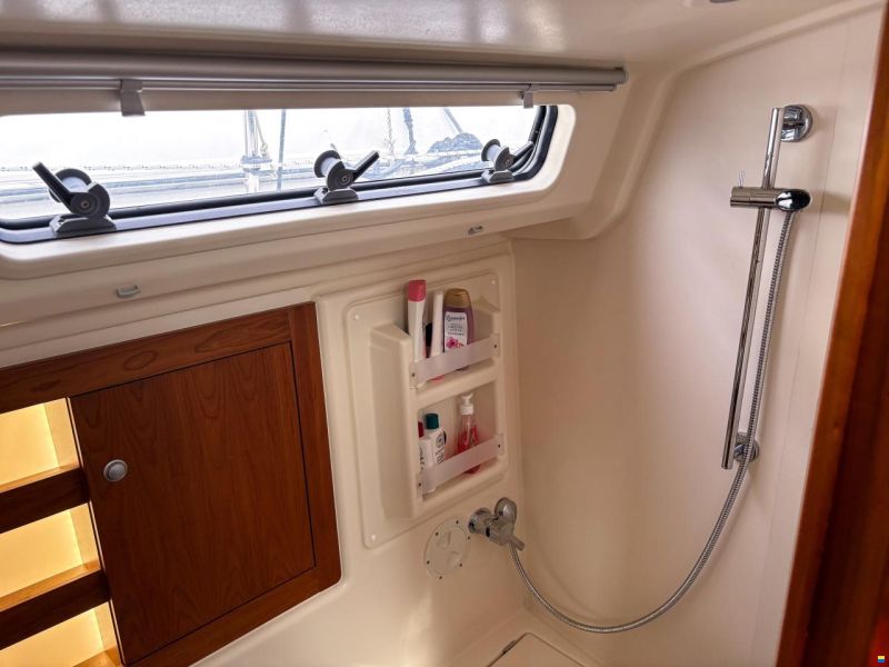 Hanse 385