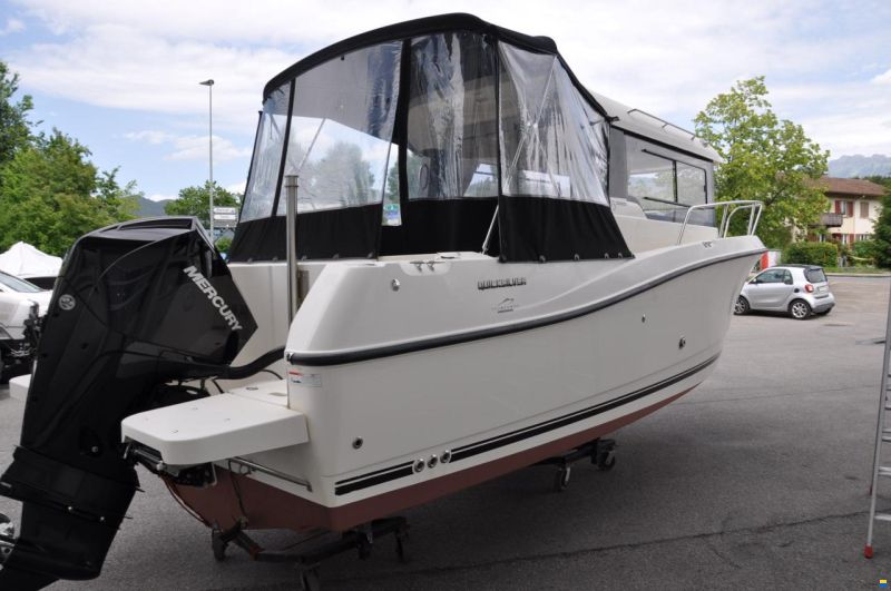 Quicksilver 675 Pilothouse