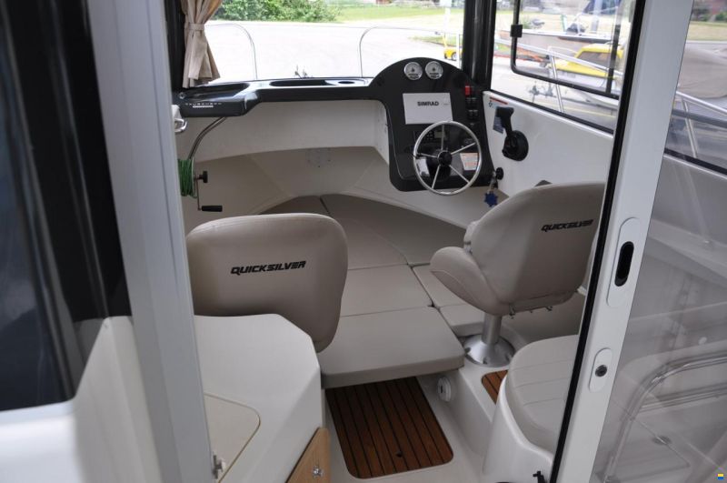 Quicksilver 675 Pilothouse