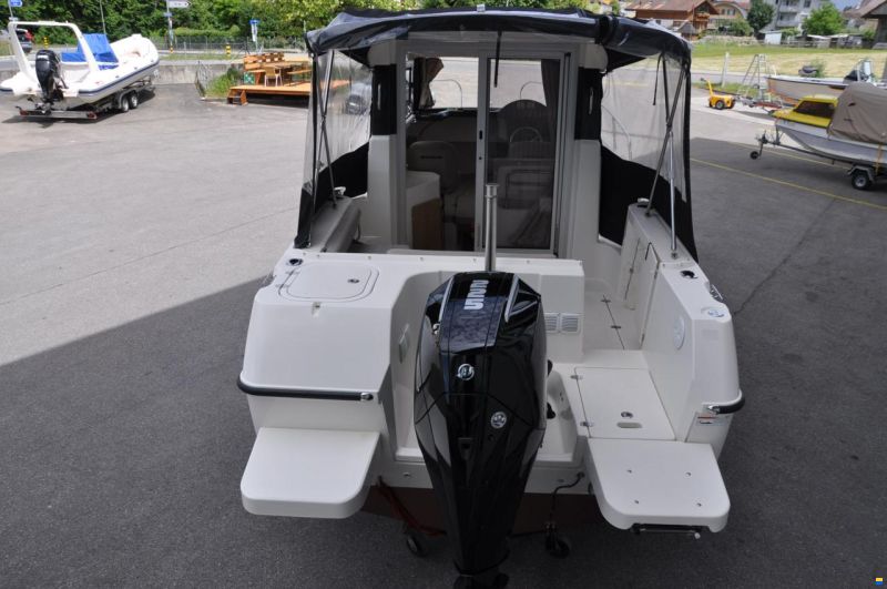 Quicksilver 675 Pilothouse