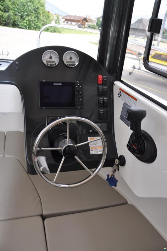 Quicksilver 675 Pilothouse