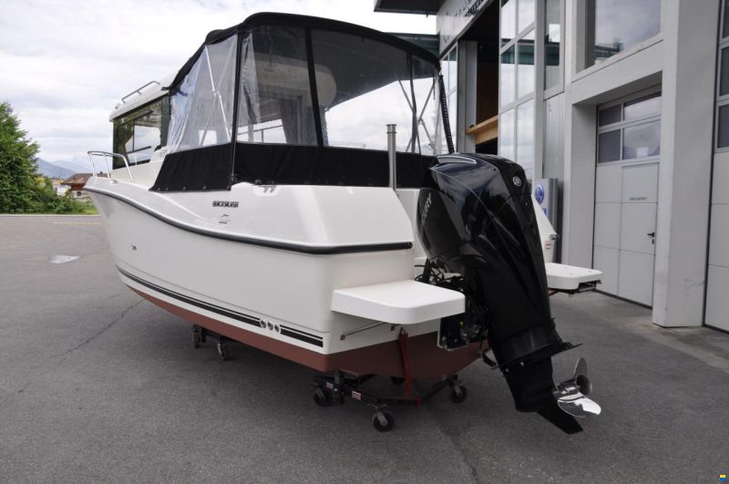 Quicksilver 675 Pilothouse