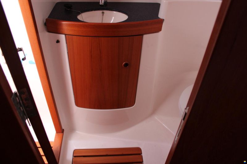 Wauquiez 40 Pilot Saloon