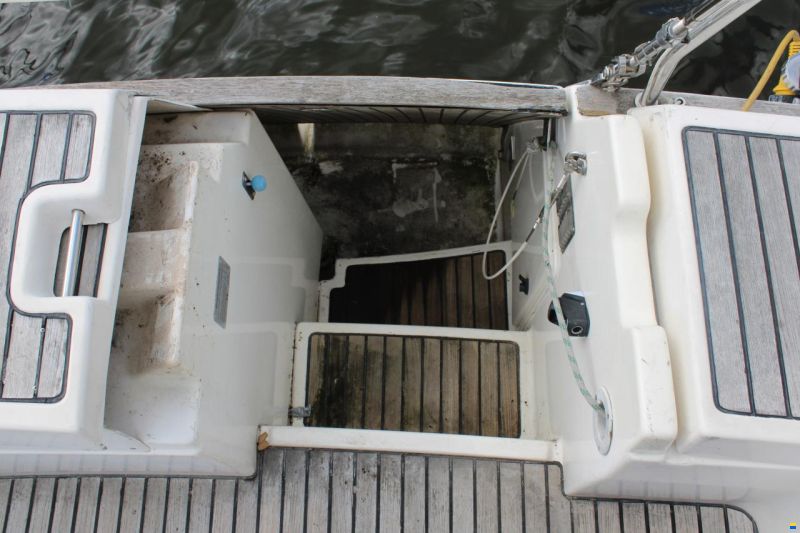 Wauquiez 40 Pilot Saloon