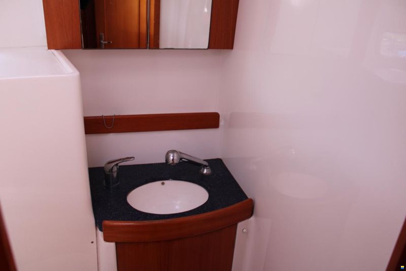 Wauquiez 40 Pilot Saloon