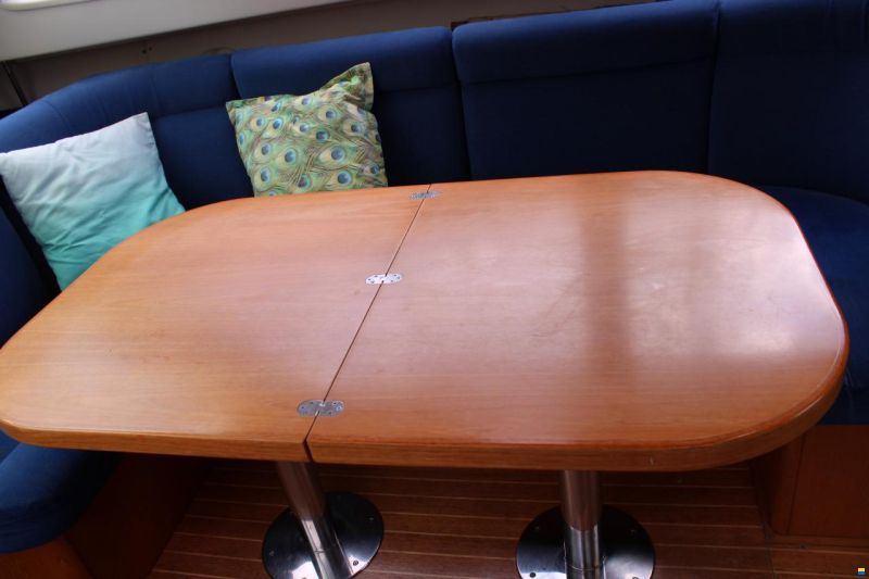 Wauquiez 40 Pilot Saloon