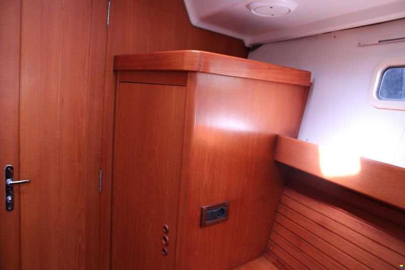 Wauquiez 40 Pilot Saloon