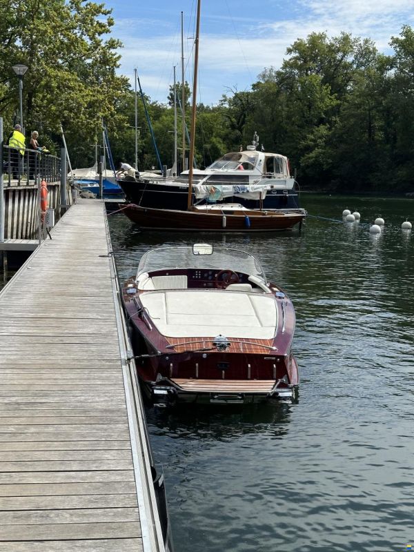 Boesch 560 Sundeck