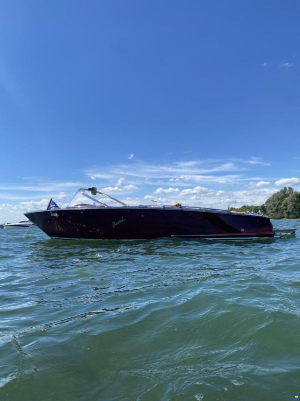 Boesch 560 Sundeck