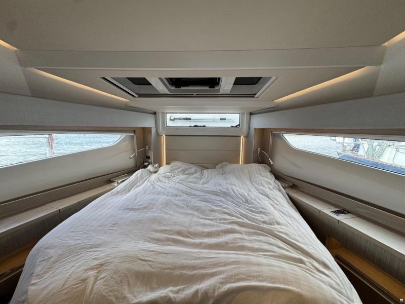 Sealine C390