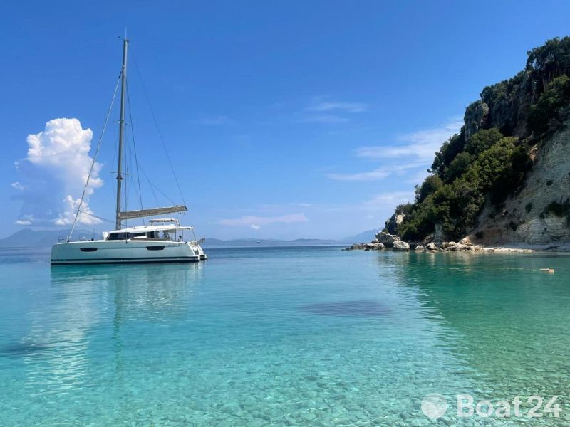 Fountaine Pajot Astrea 42