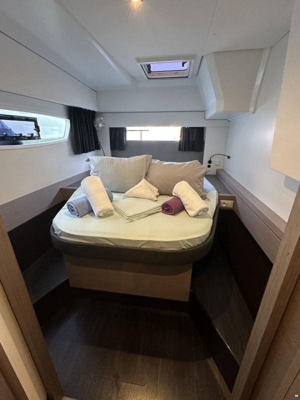 Fountaine Pajot Astrea 42