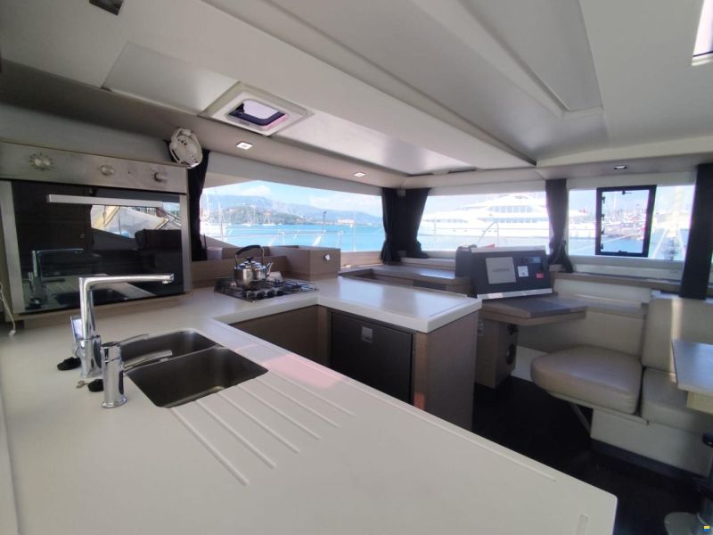 Fountaine Pajot Astrea 42