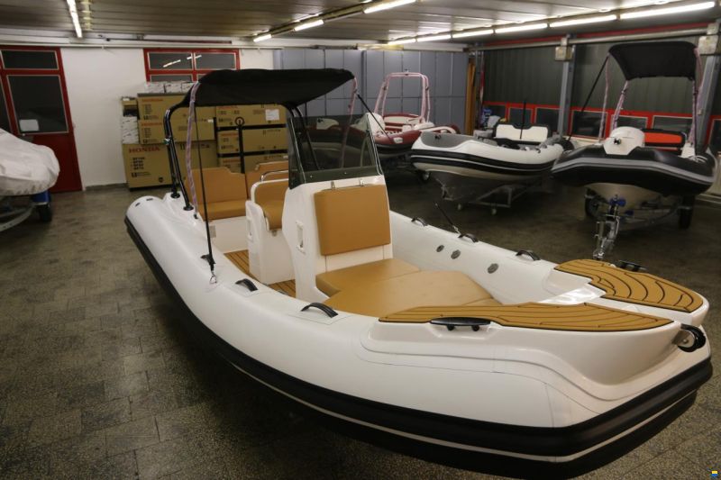 Sea Flash Luxury 520