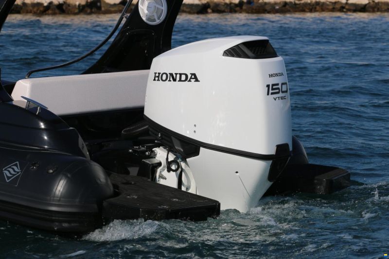 Sea Flash Luxury 620 with Honda BF150