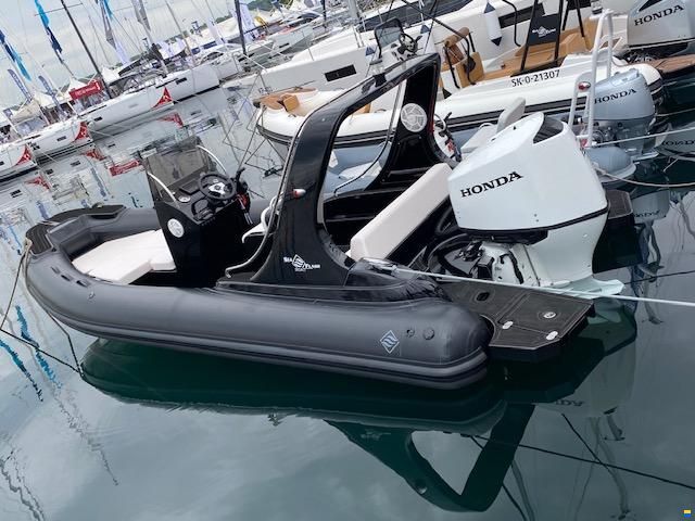 Sea Flash Luxury 620 with Honda BF150