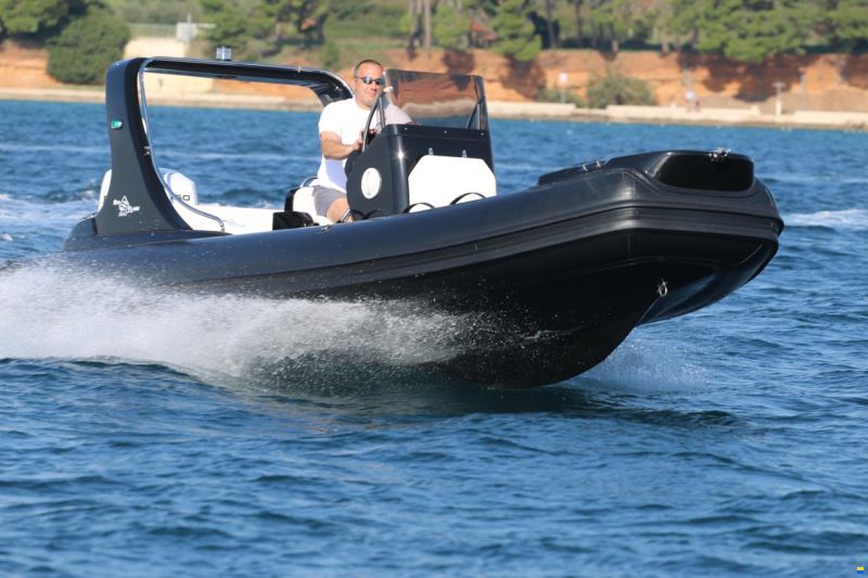 Sea Flash Luxury 620 with Honda BF150