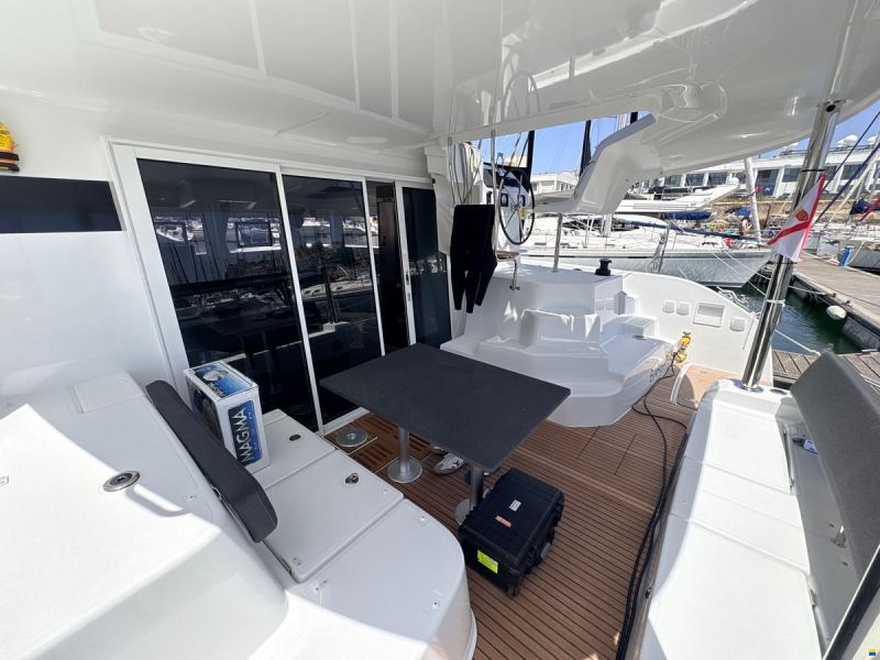 Lagoon 38