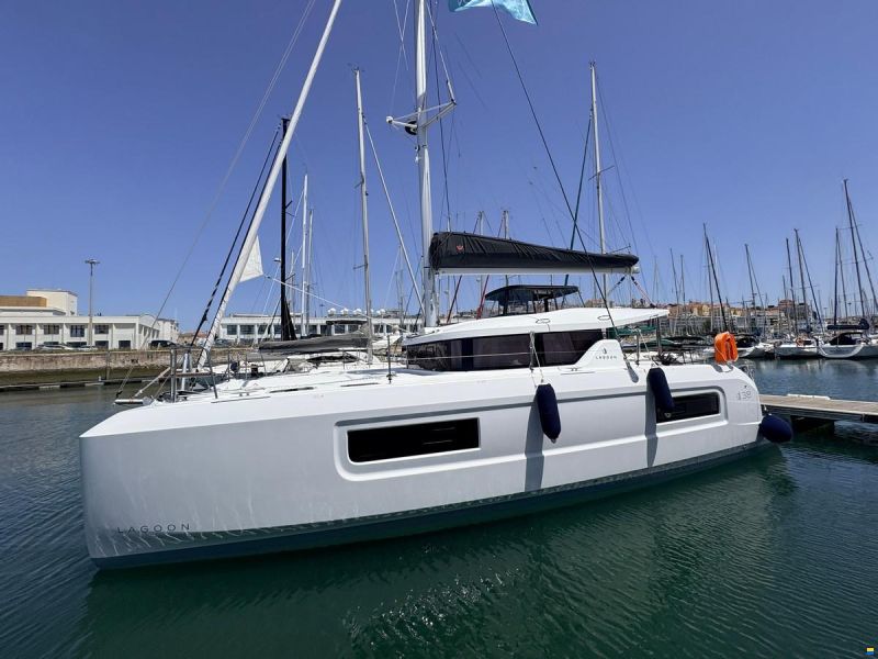 Lagoon 38