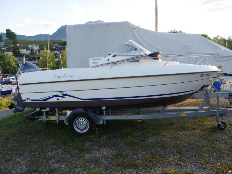 B2 Marine Cap Ferret 552 CC