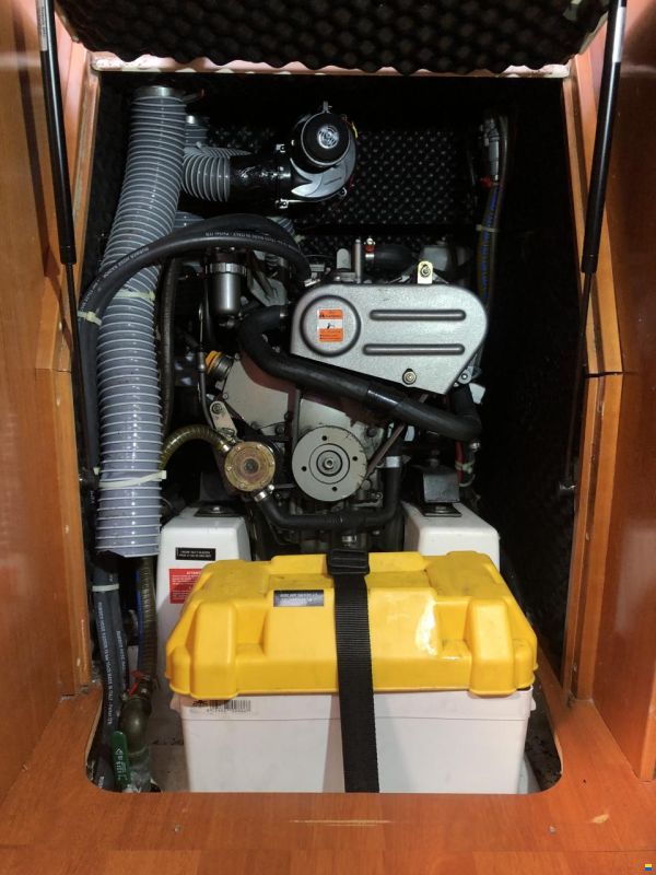 Beneteau Oceanis 37