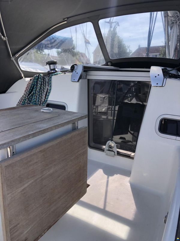 Beneteau Oceanis 37