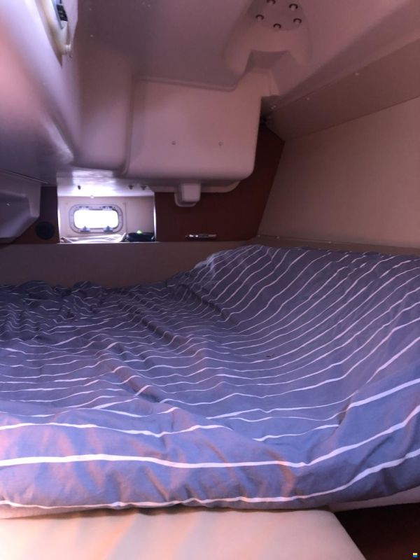 Beneteau Oceanis 37