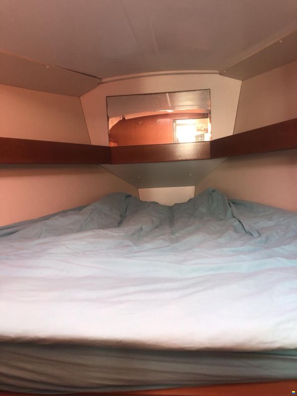 Beneteau Oceanis 37