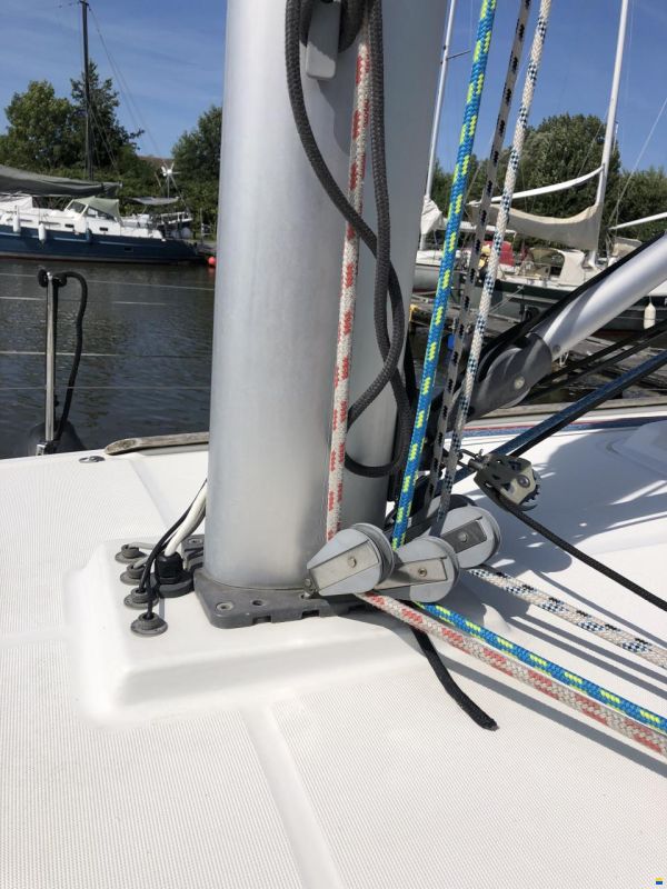 Beneteau Oceanis 37